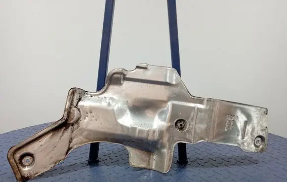 Volkswagen Phaeton Exhaust heat shield 3D0825639