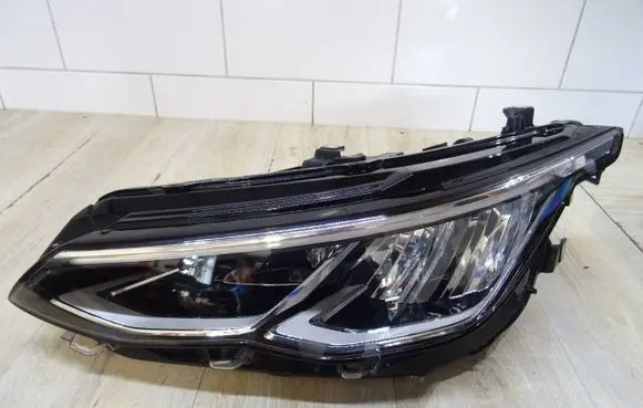 Volkswagen Golf VIII Headlight/headlamp