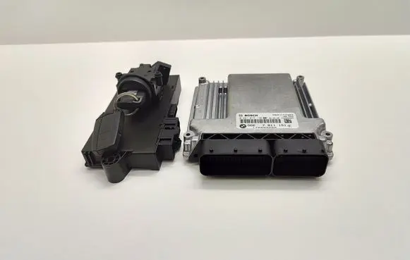 BMW 5 E60 E61 Engine ECU kit and lock set 7811151 0281015130 DDE7811151