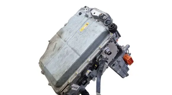 Voltage converter inverter