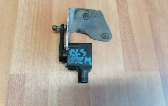 Mercedes-Benz CLS C219 Rear air suspension level height sensor A2113200943 A005427717