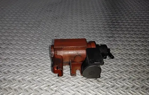 Volvo V50 Turbo solenoid valve 6G9Q9E882CA