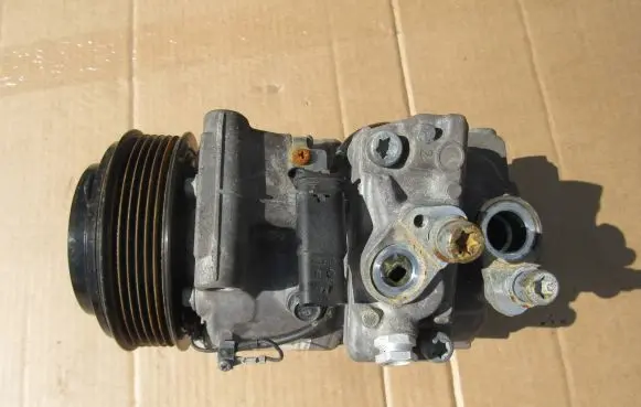Mercedes-Benz C W205 Air conditioning (A/C) compressor (pump) A0008304400