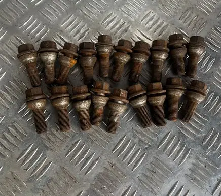 Volvo XC70 Nuts/bolts 