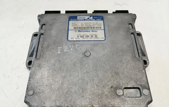 Mercedes-Benz E W210 Engine control unit/module ECU R04010017D A0205455332