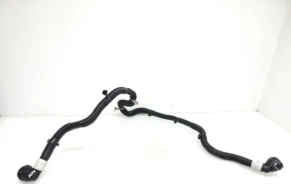 Tesla Model Y Electric car engine cooling hoses/pipes 107759500E