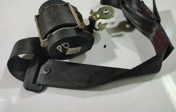 Renault Megane II Front seatbelt 8200077348