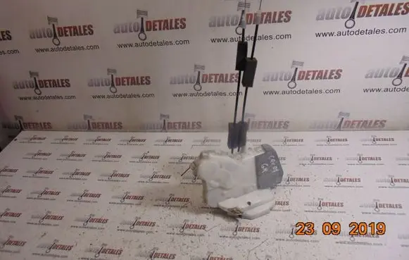 Honda CR-V Rear door lock