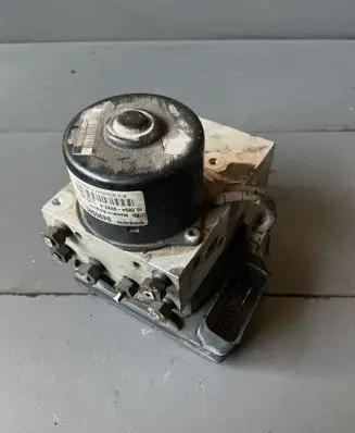 Volvo V70 ABS Pump 9496946 346982 10094904203