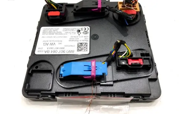 Audi A5 Central body control module 8W0907064BA
