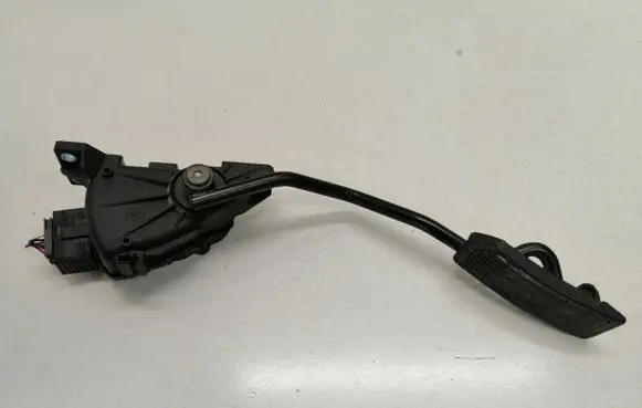 Nissan Almera N16 Accelerator throttle pedal 18002BU410