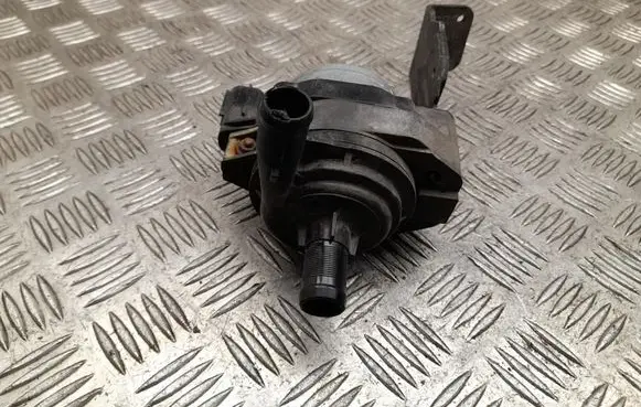 Renault Master III Webasto circulation pump for autonomous heater 210109597R