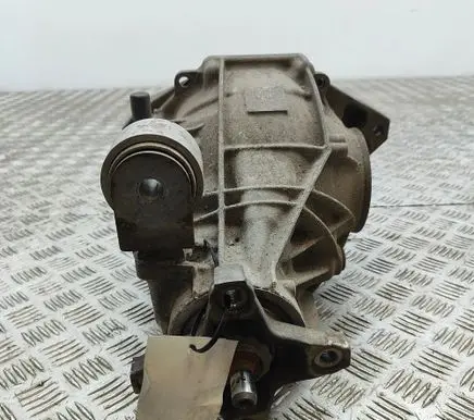 Mercedes-Benz CLS C257 Rear differential A2133510008 A2133510005