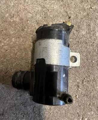 Mitsubishi Pajero Windscreen/windshield washer pump
