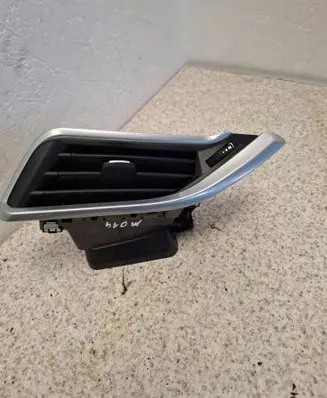 Peugeot 208 Dashboard side air vent grill/cover trim 9673131677 277100