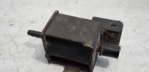 Audi A8 S8 D2 4D Turbo solenoid valve 026906263H