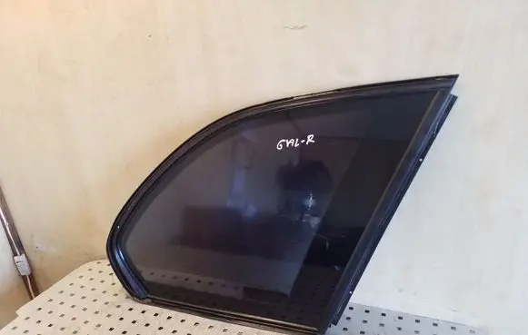 BMW X5 E53 Rear side window 43R00022