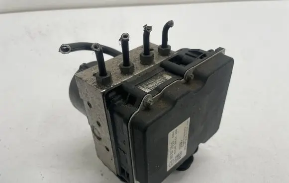 Audi A4 S4 B8 8K ABS Pump 8K0907379CC