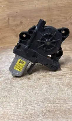 Volvo V70 Rear door window regulator motor 970715101 070602