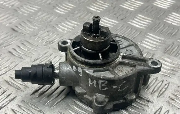 Mercedes-Benz C W204 Vacuum pump A64623065