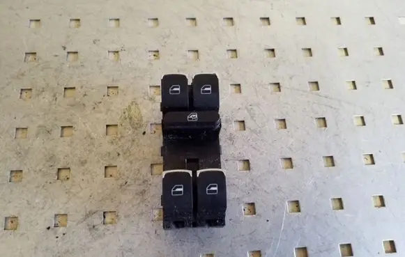 Volkswagen PASSAT CC Electric window control switch 3C8959857