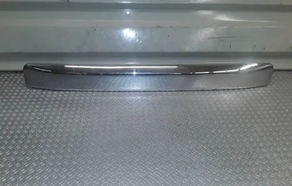 Nissan X-Trail T30 Trunk door license plate light bar 