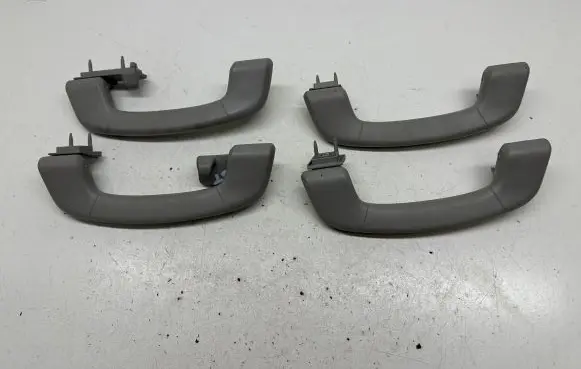 BMW 5 GT F07 A set of handles for the ceiling 