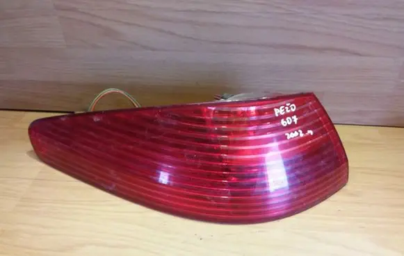 Peugeot 607 Rear/tail lights
