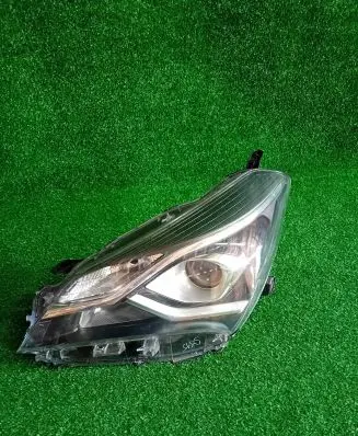 Toyota Yaris Headlight/headlamp