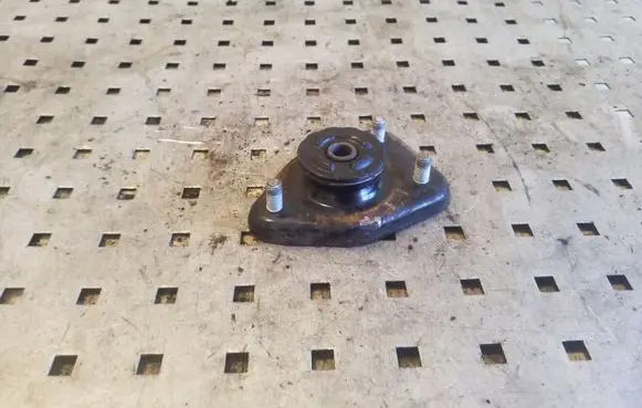 BMW X3 E83 Front shock absorber mounting bracket 