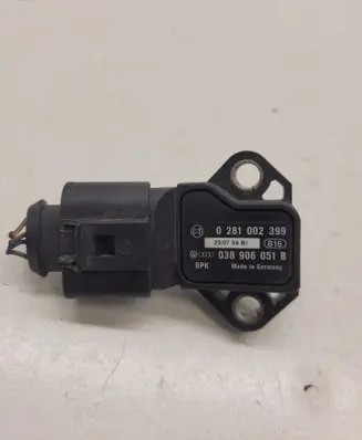 Volkswagen Golf V Air pressure sensor 0281002399 038906051B