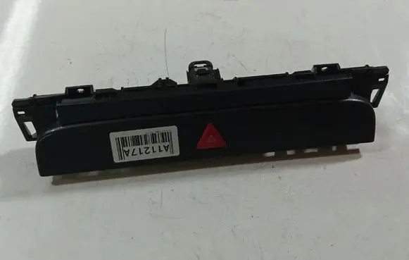 Volkswagen PASSAT B6 Hazard light switch 3C0857318C
