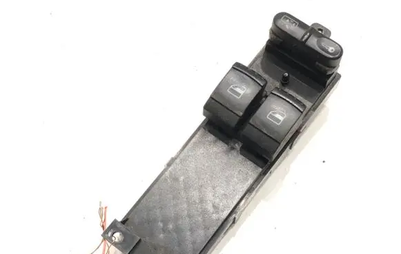 Seat Toledo II (1M) Electric window control switch 1J3959857B
