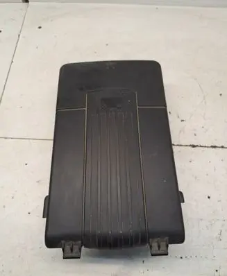 Volkswagen PASSAT B6 Battery box tray cover/lid 3C0915443A