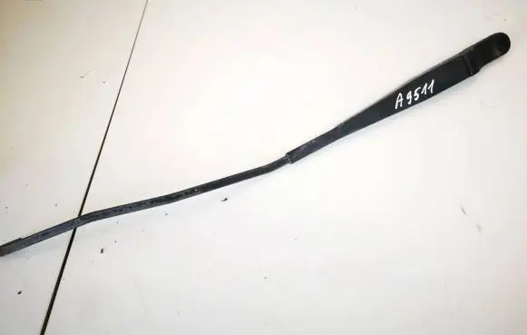 Peugeot 406 Front wiper blade arm