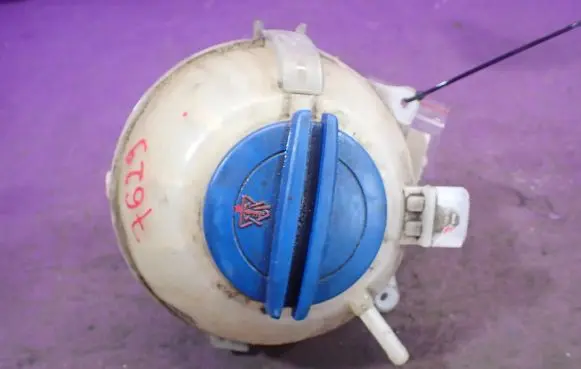 Seat Ibiza IV (6J,6P) Coolant expansion tank/reservoir 6Q0121407B