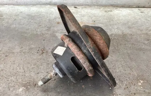 KIA Ceed Engine mount bracket