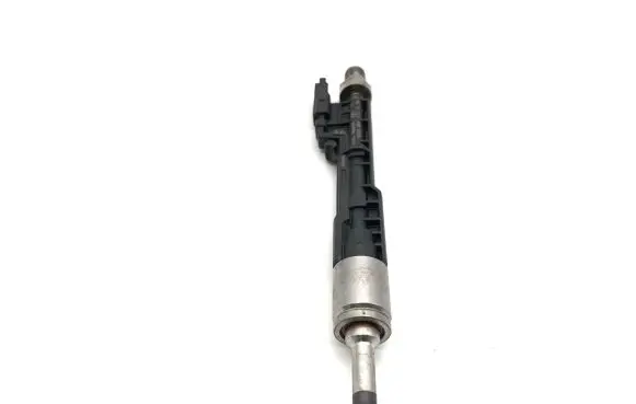 BMW 5 G30 G31 Fuel injector 1802050806 0261500356