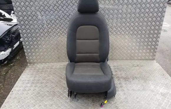 Audi Q3 8U Front driver seat 