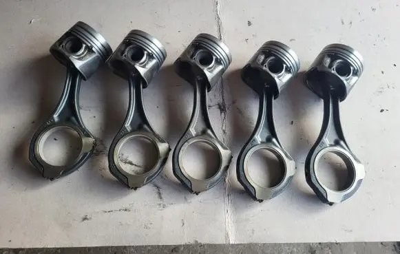 Mercedes-Benz E W211 Piston with connecting rod 642