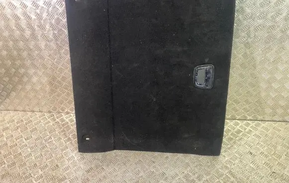 Trunk/boot floor carpet liner