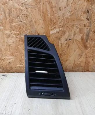 BMW 1 E82 E88 Dashboard side air vent grill/cover trim 7059188 P0102044