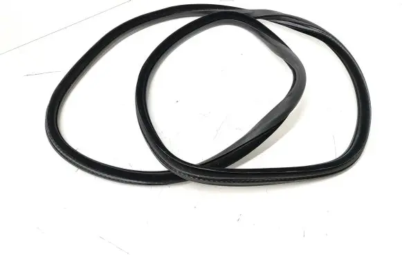 Peugeot 508 RXH Rear door rubber seal (on body) 