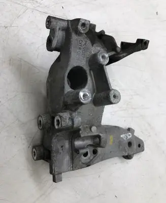 Citroen C5 Generator/alternator bracket 9674030280
