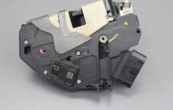Ford Fiesta Front door lock 40644138 AM5AU21812BE