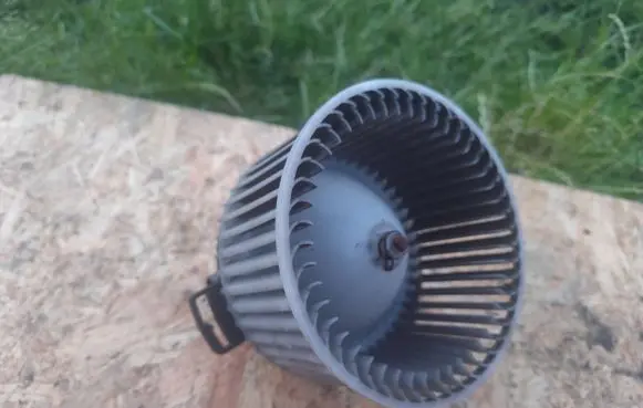 Mazda 3 II Heater fan/blower HB111BBS903 872700-0871 877000871