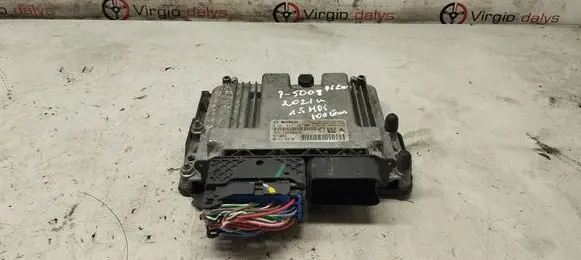 Peugeot 5008 II Engine control unit/module 0281037198 9841351080 9826975080