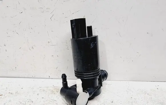 Volvo V40 Windscreen/windshield washer pump 31378956