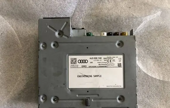 Volkswagen PASSAT B9 MMI control unit 4J3035140 4M3035140