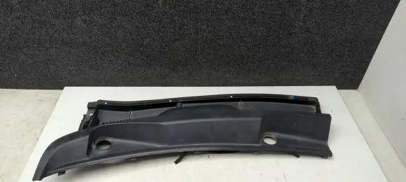 Toyota Prius (XW20) Wiper trim 5570947070